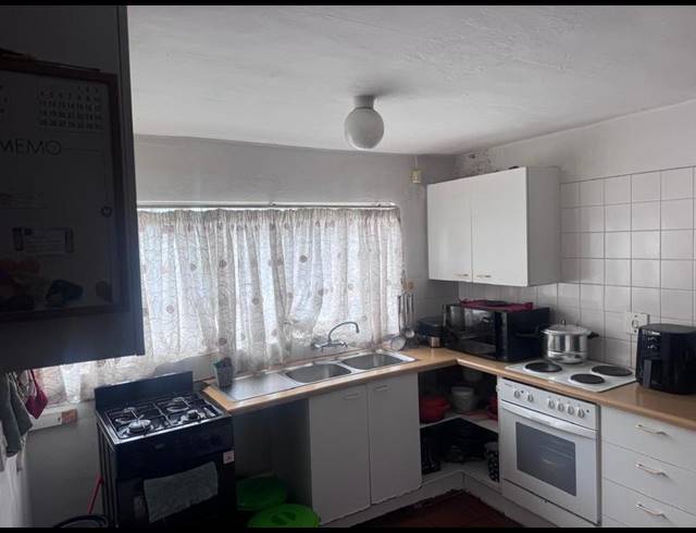 3 BEDROOM DUPLEX FOR SALE IN YEOVILLE